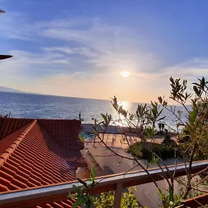 Vilă Skenderi Sarandë